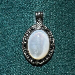 Elegant Mother of Pearl CZ Pendant – Vintage Halo Style (16mm)-No Chain